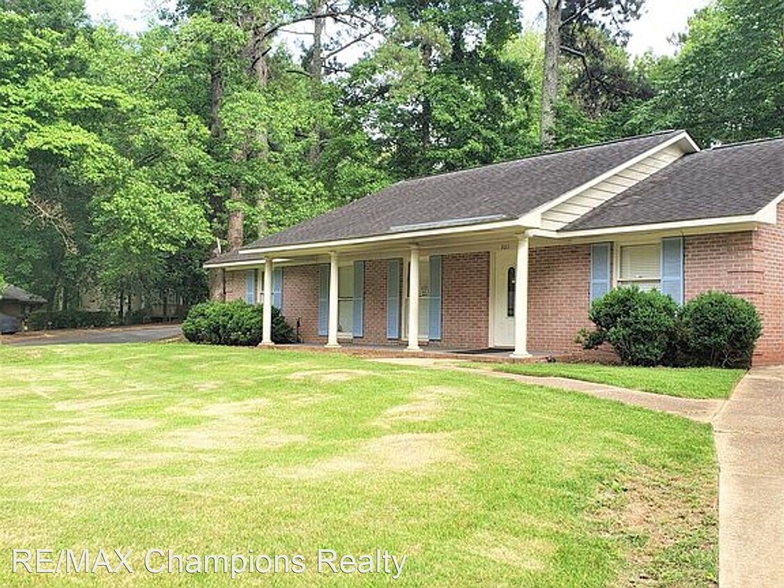 Primary Photo - 3 br, 2 bath House - 301 Tullahoma Drive