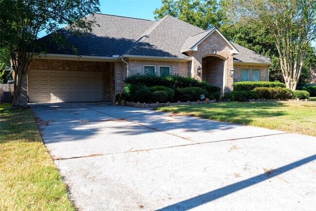 Foto del edificio - 15315 T C Jester Blvd