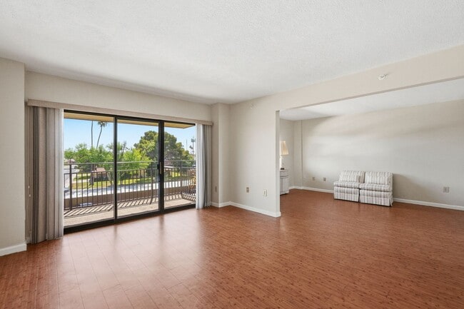 Foto del edificio - 10330 W Thunderbird Blvd