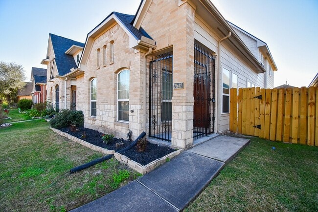 Building Photo - 7542 Autumn Sun Dr