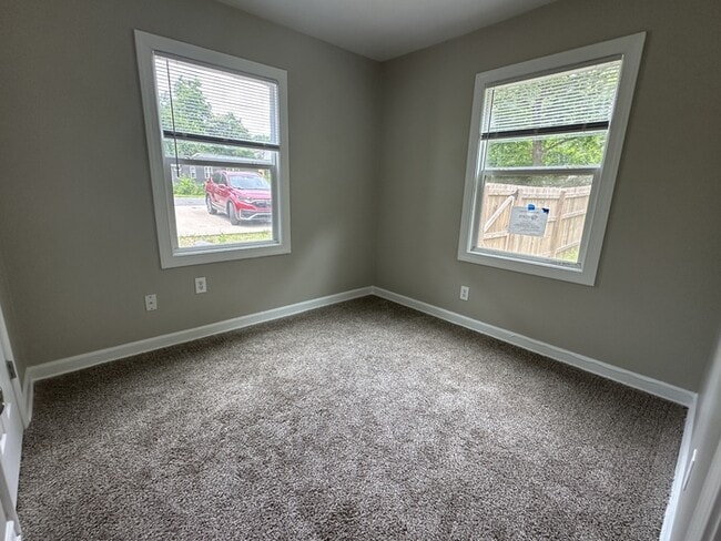Building Photo - Newly Renovated Ranch in the Graham Height...