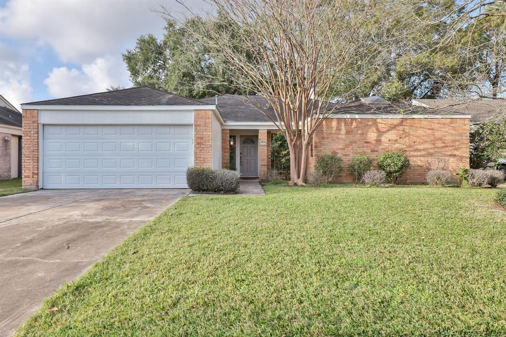 Primary Photo - 15711 Stonehaven Dr