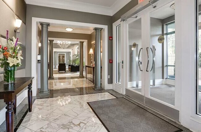 Entrada segura al edificio - 851 N Glebe Rd