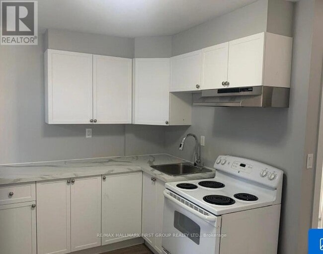 Photo du bâtiment - 3 Simcoe St S