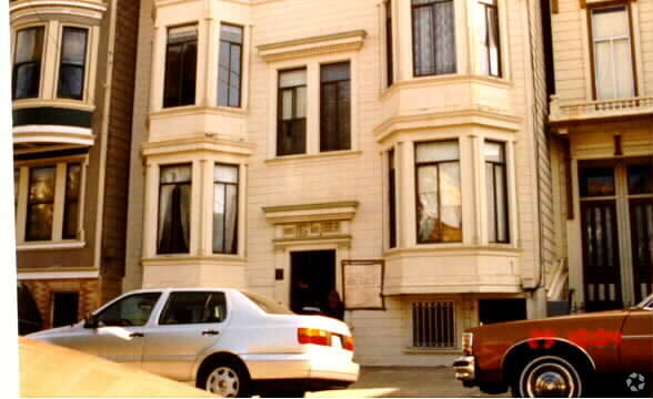 Primary Photo - 135 Fair Oaks St