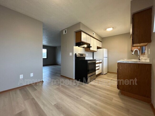 Foto del edificio - 2481 E 5th Ave