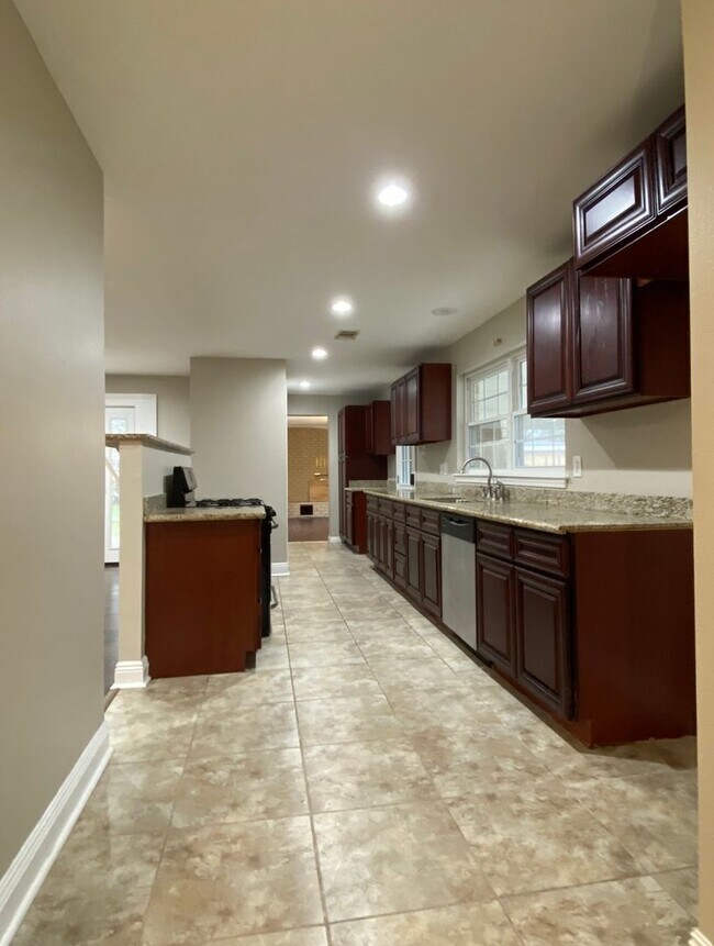 Foto del edificio - 3 BR 2 BA ALGIERS GEM - WON'T LAST LONG!!