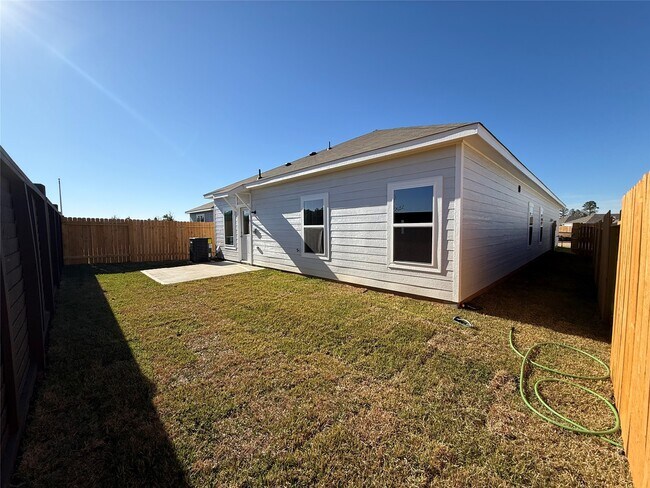 Foto del edificio - 15806 Berry Hl Dr