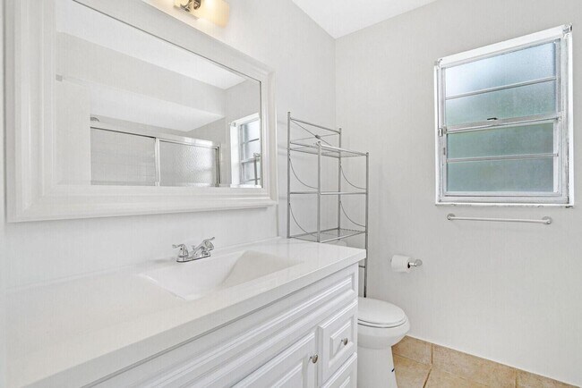 Foto del edificio - 9044 Pine Springs Dr