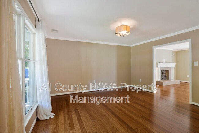 Building Photo - 119 Tanager Ct