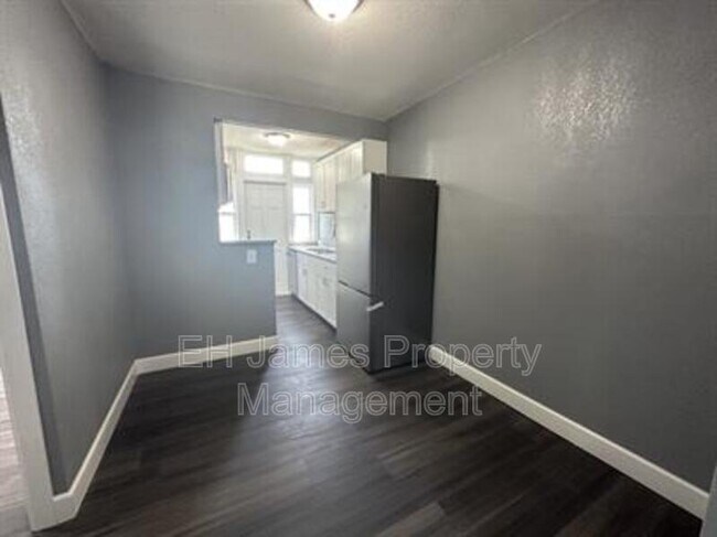 Foto del edificio - 2206 E 7th St