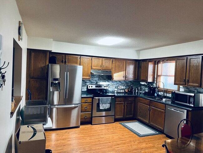 Building Photo - 36 Longo Dr