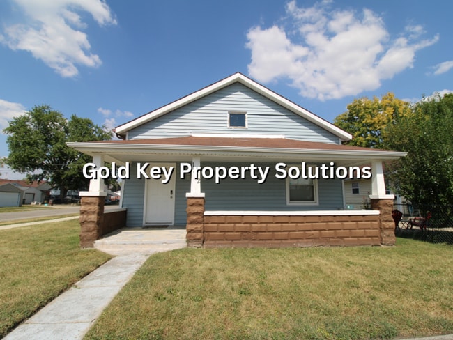 Building Photo - MUNCIE 3 BR 1 BA house with Fenced Backyar...