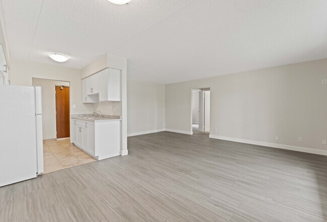 Building Photo - 1071 McDougall St