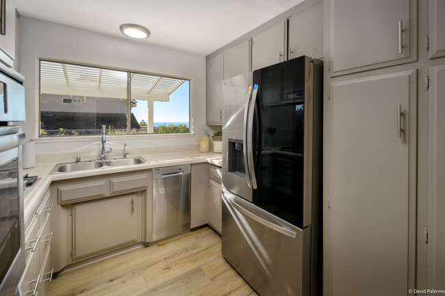 Building Photo - 2411 Calle Montilla