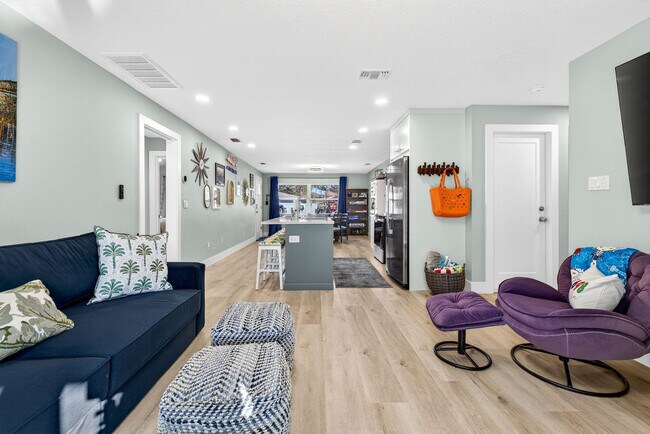 Foto del edificio - 1412 Gladys Cir