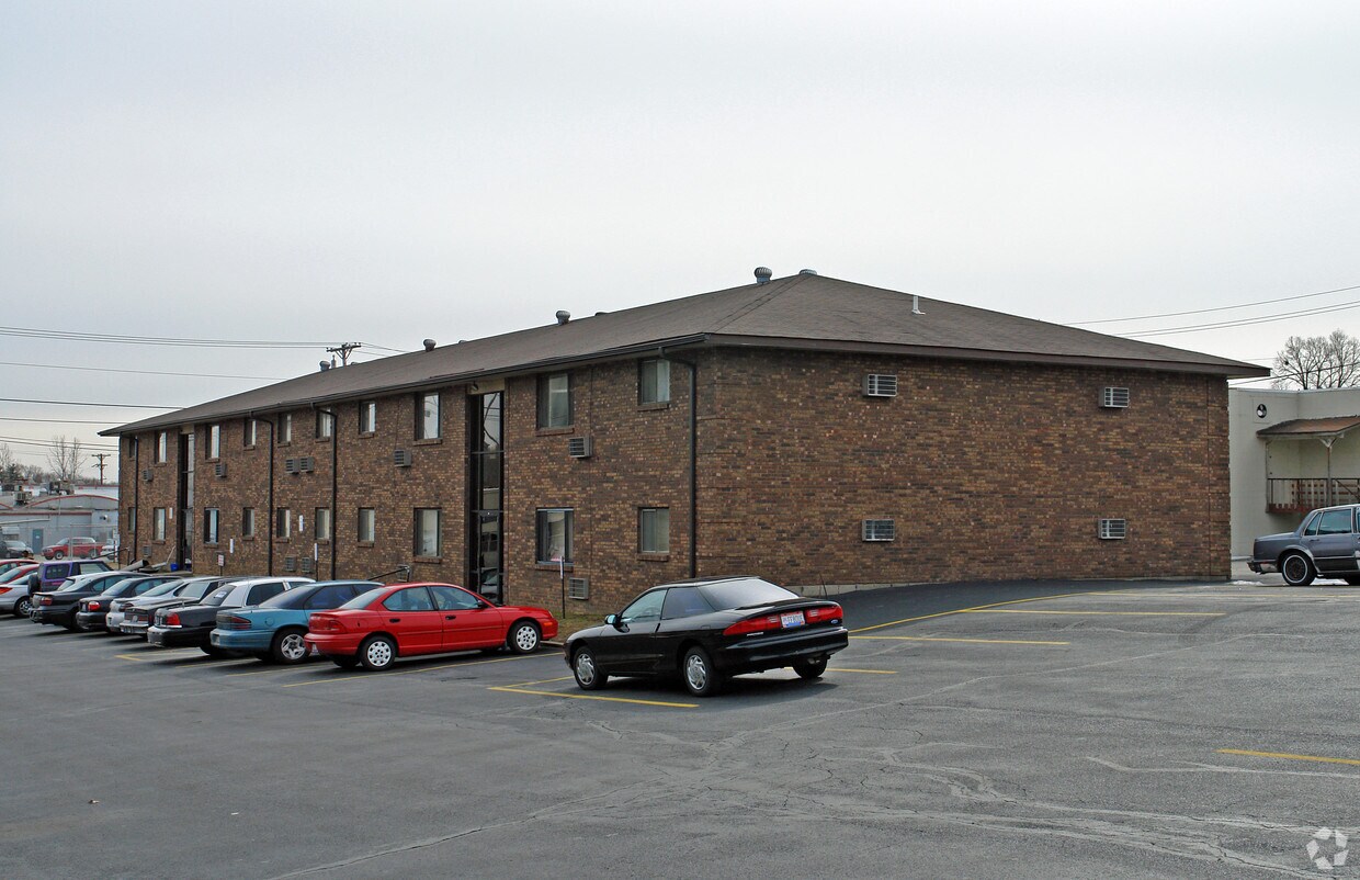 Primary Photo - 426-430 Bellbrook Ave