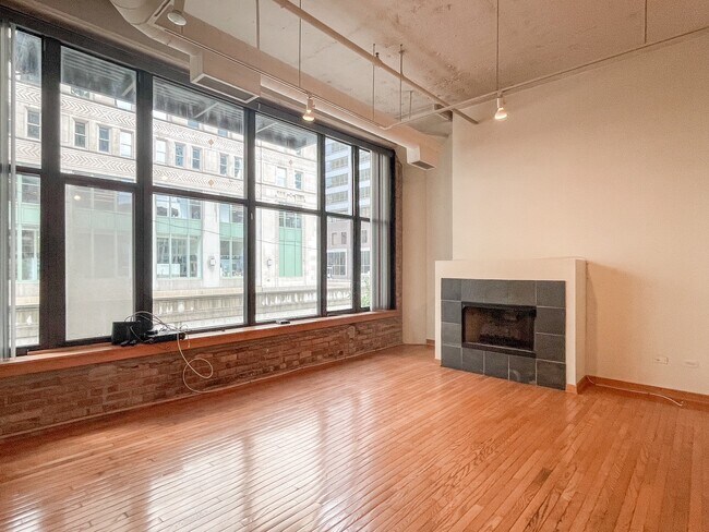 Foto del edificio - 333 W Hubbard St