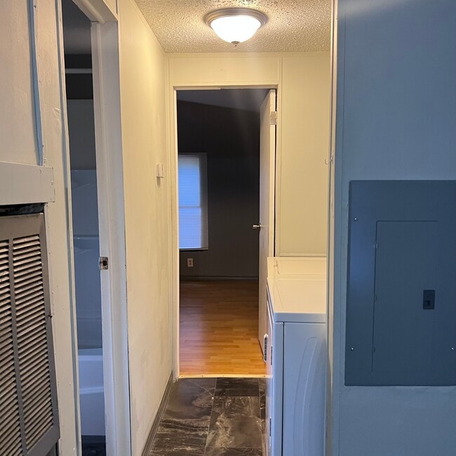 Foto del edificio - 2203 Dora Dr