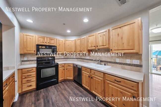 Building Photo - Charming Mid-Level Condo in Eagle Mountain