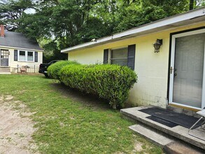 Building Photo - 1234 Winyah Dr
