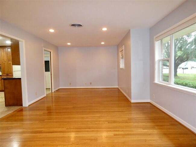 Foto del edificio - 12303 Cypress North Houston Rd