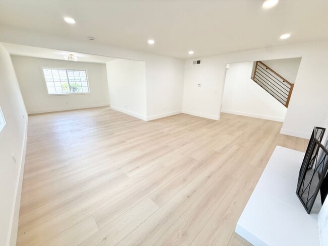 Foto del edificio - 2902 E Winfield Ave
