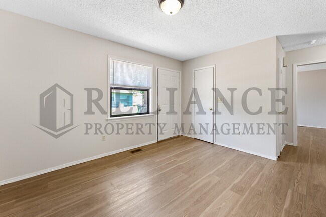 Foto del edificio - 306 S Twin Pines Ave