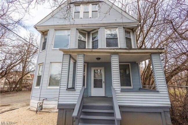 Foto del edificio - 8511 Wade Park Ave