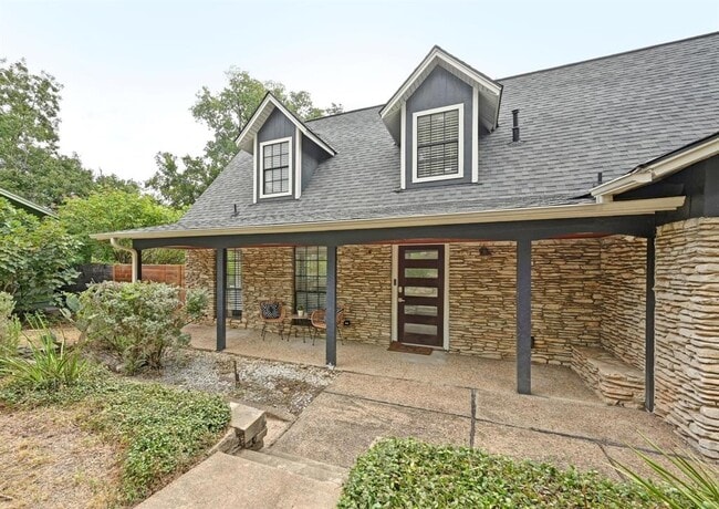 Building Photo - 3405 Santa Fe Dr