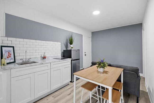 Foto del edificio - 2119 Linden Creek Ln