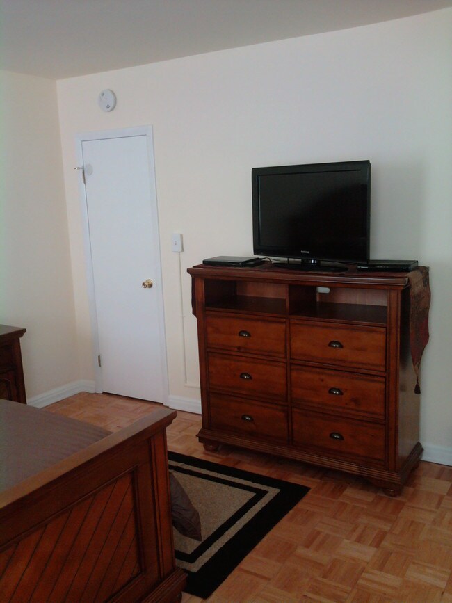 Master Bedroom - 9 Linden Ave