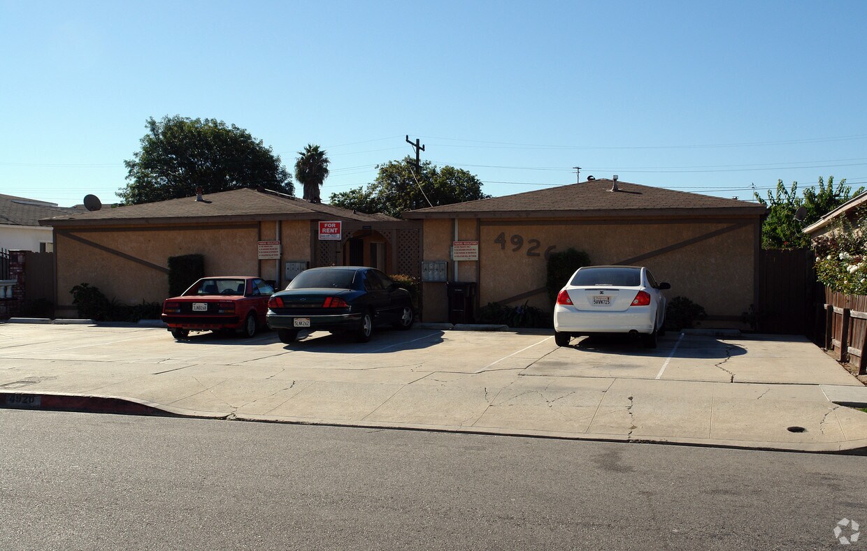Primary Photo - 4926 W 118th Pl