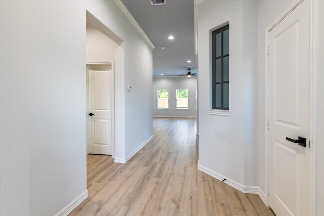 Building Photo - 9606 Champion Heavens Dr