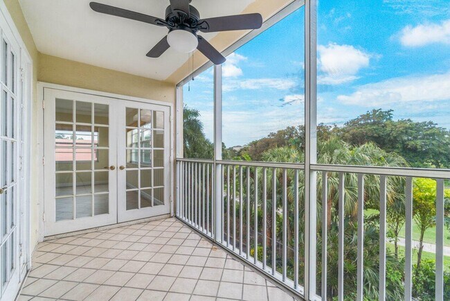 Building Photo - 200 E Royal Palm Rd