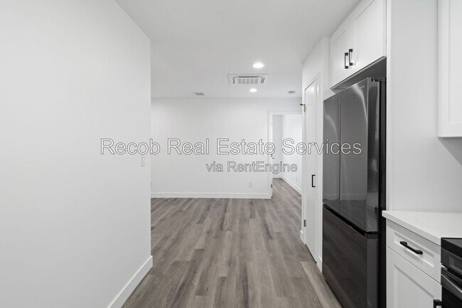 Foto del edificio - 6644 Rockglen Ave