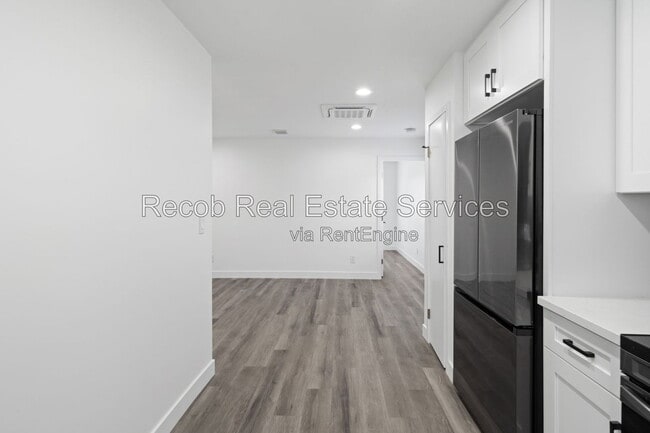 Building Photo - 6644 Rockglen Ave