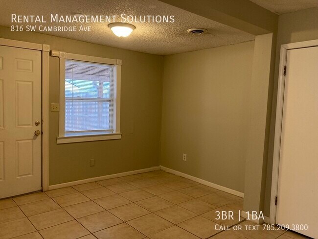 Foto del edificio - *NEAR GAGE PARK* 816 SW Cambridge Ave- 3 B...