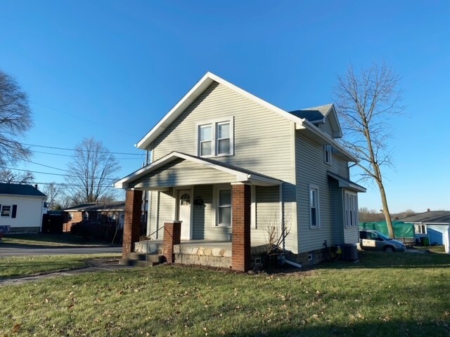 Primary Photo - 2414 Lincoln Way NW