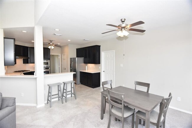 Building Photo - 17402 Sundrop Ln