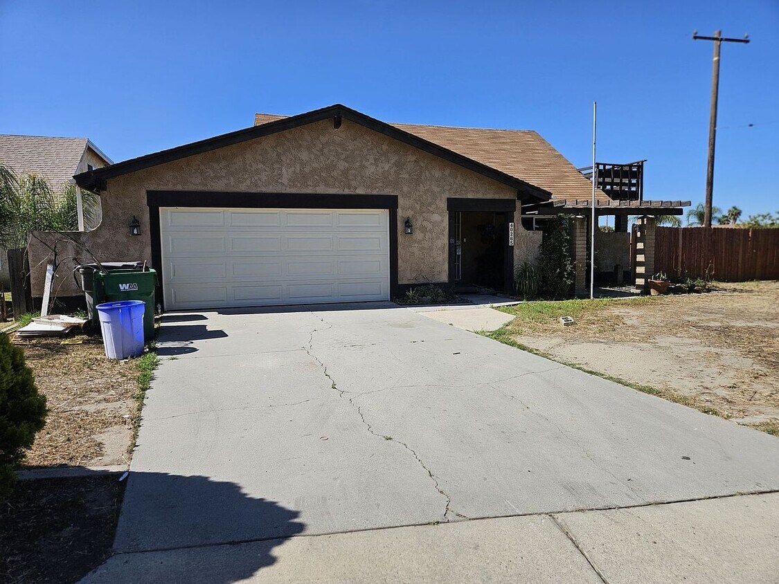 Primary Photo - 40265 Poppy Dr