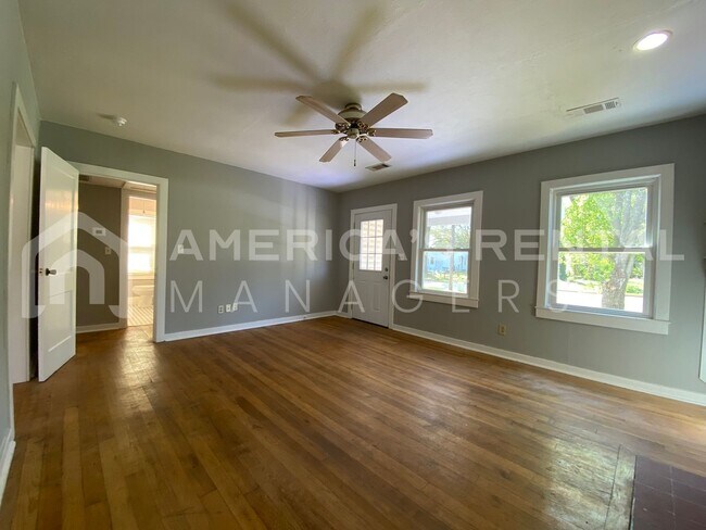 Building Photo - Home for Rent in Montgomery, AL... Availab...