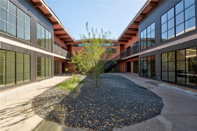 Foto del edificio - **AUGUST 2024 Prelease** - Fantastic 2/2 C...