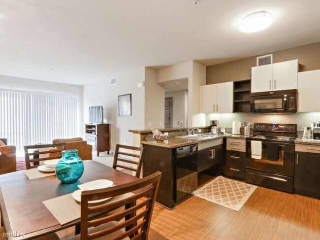 Foto del edificio - 600 N 24th St