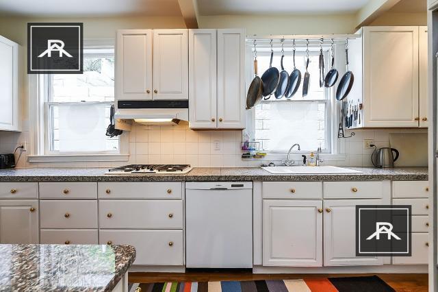 Foto del edificio - 5 bedroom in Brookline MA 02446