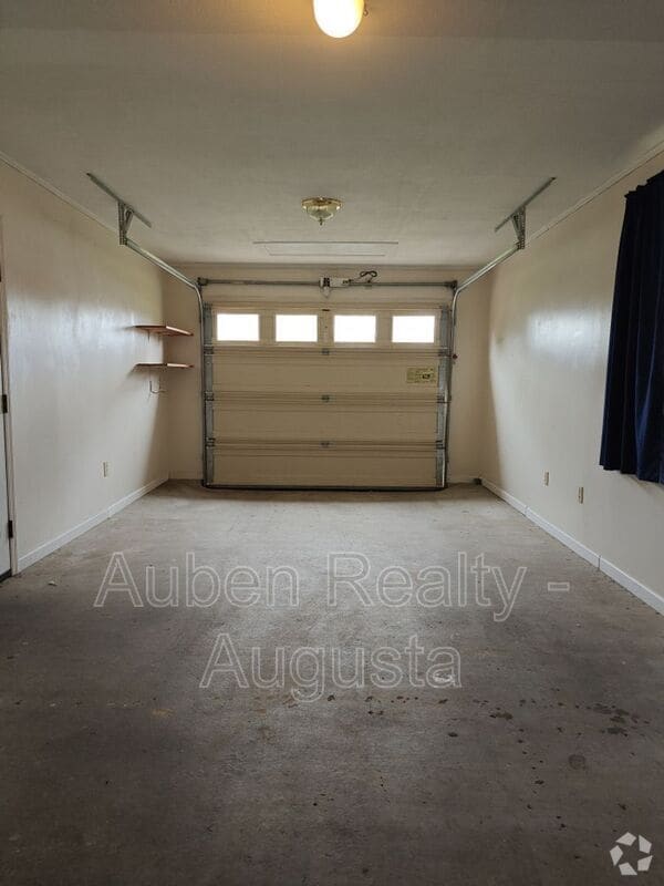 Building Photo - 4425 Roxbury Dr