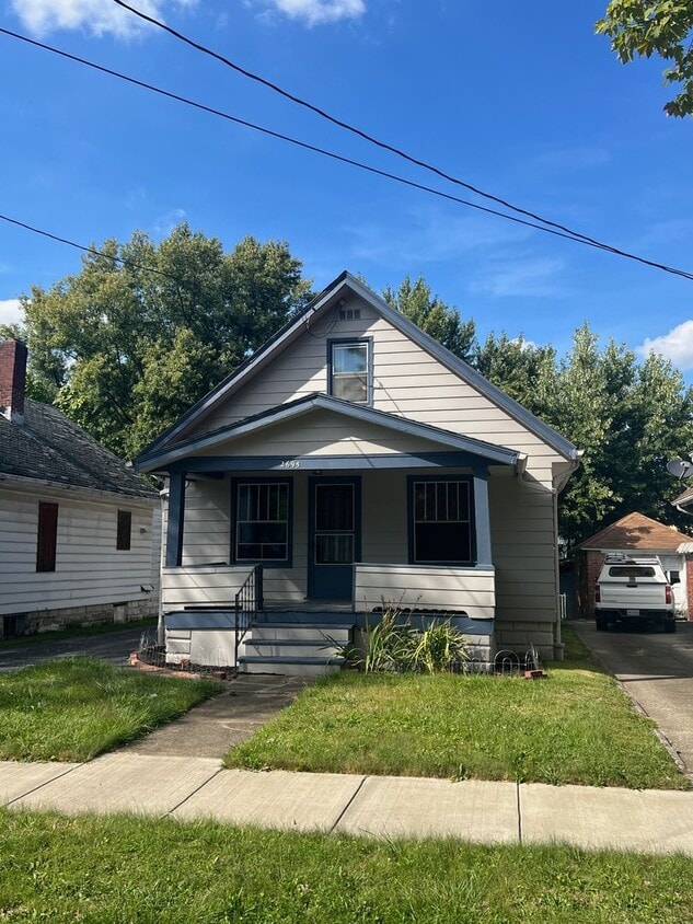 Primary Photo - YO UPPER SOUTH 2 BED/2 BATH HOME