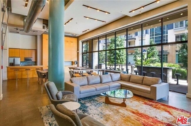 Foto del edificio - 133 The Promenade N