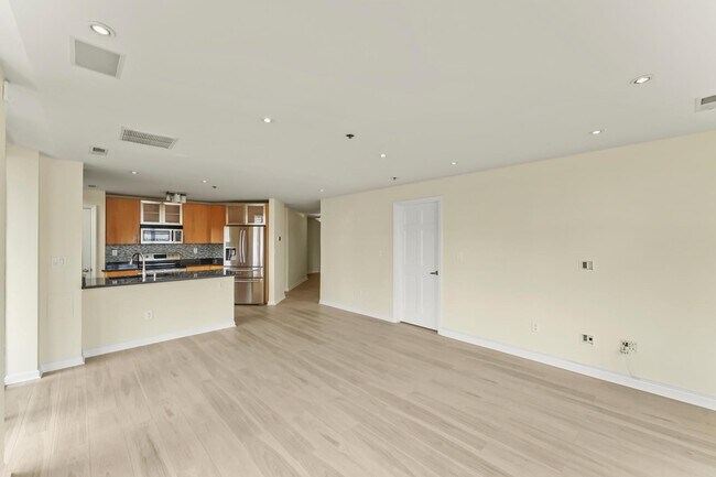 Building Photo - 24 Ave at Port Imperial