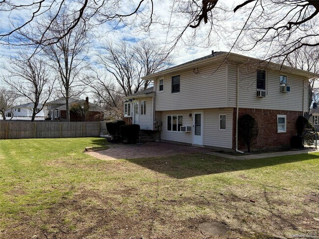 Foto del edificio - 14 Glendale Dr